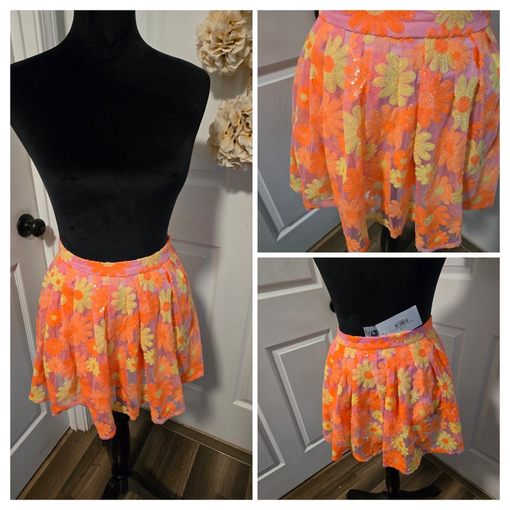 NWT QUEEN OF SPARKLES Daisy  Skater Mini Skirt - XS